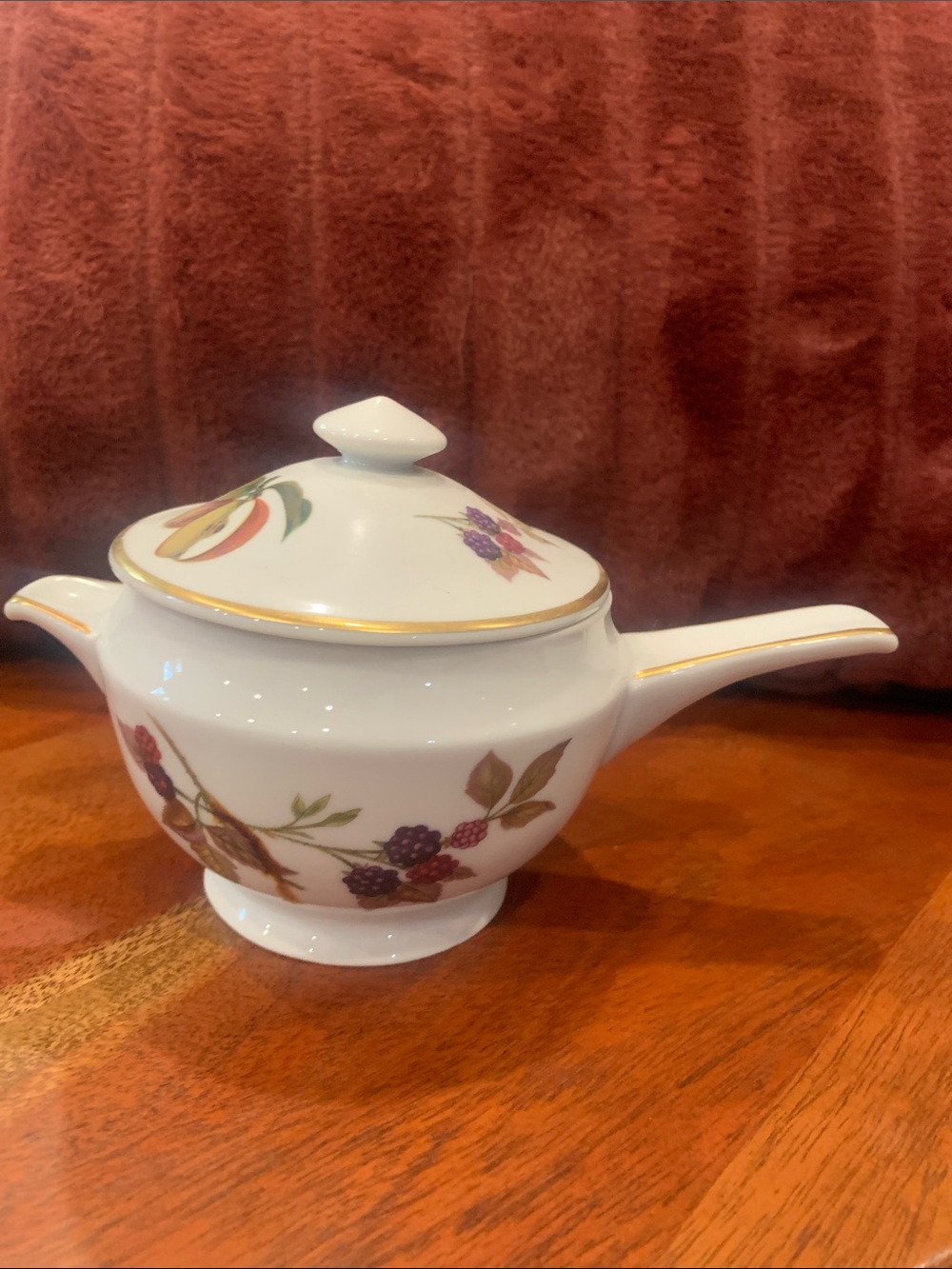 Royal Worcester Evesham French onion soup bowls with Berry Motif and Gold Trim